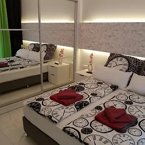 laura-aristotelous-square-apartment.hotels-of-thessaloniki.com/
