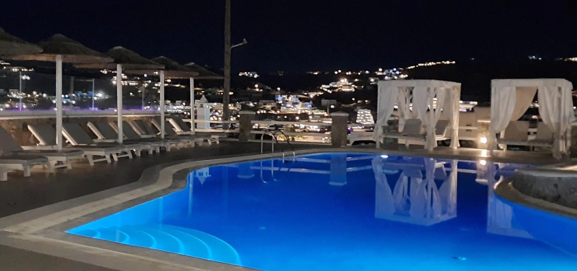 Casa Bianca Ξενοδοχείο Ορνός 2*,